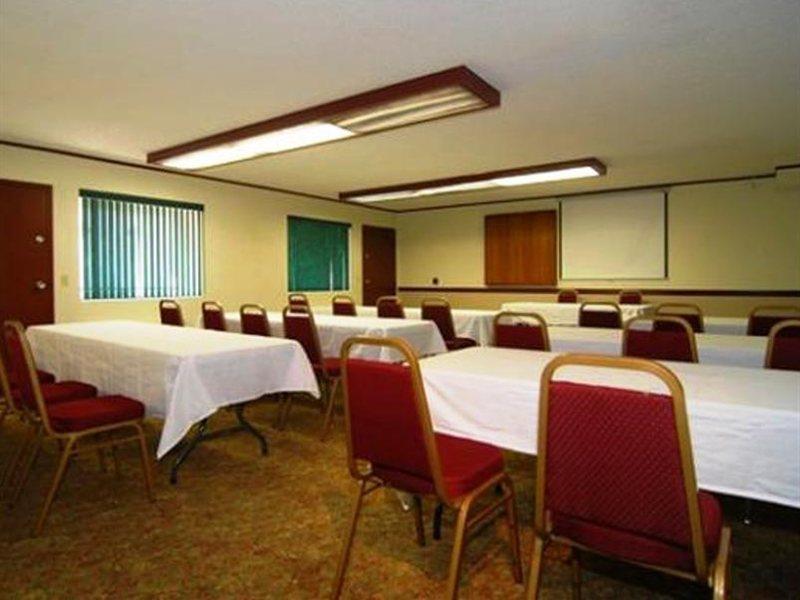 Red Roof Inn & Suites Oklahoma City Southwest Business photo